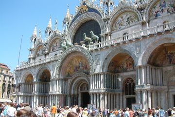 Venice Walking and Gondola Tour plus Skip the Line Ticket to St. Mark's Basilica