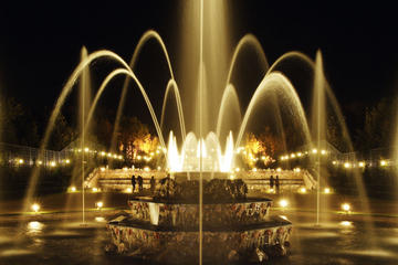Versailles Gardens Ticket: Summer Fountains Night Show and Fireworks with Optional Royal Serenade Dance Show