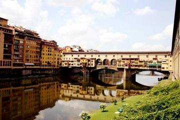 VIP Experience: Uffizi Gallery and Vasari Corridor Walking Tour Including Terrace Breakfast