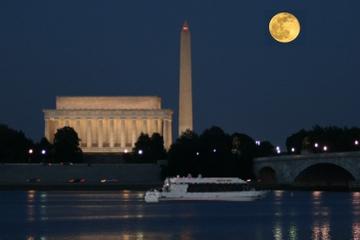 Washington DC Monuments by Moonlight Cruise