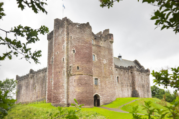 Western Highlands Castles and Lochs Day Trip from Edinburgh