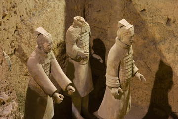 Xi'an Railway Transfer including Terracotta Warriors and Horses Museum Visit
